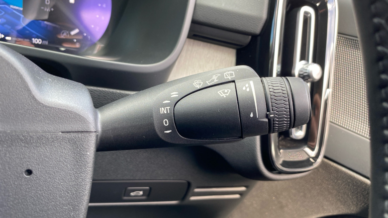 Volvo Xc40 2.0 B4P Plus Dark 5dr AWD Auto Petrol Estate